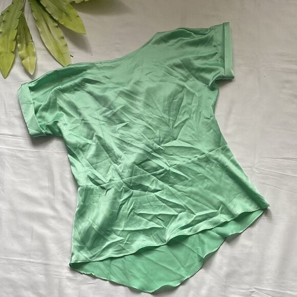 ⭐️nwt Miss Miss by Valentina Satin Short Sleeve Top⭐️ - Picture 7 of 8